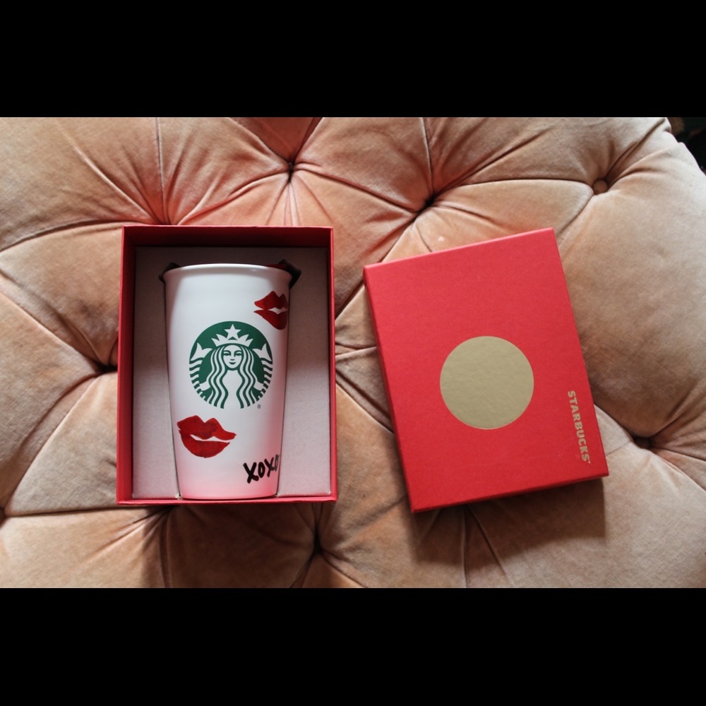 Starbucks Holiday Kiss Coffee Traveler